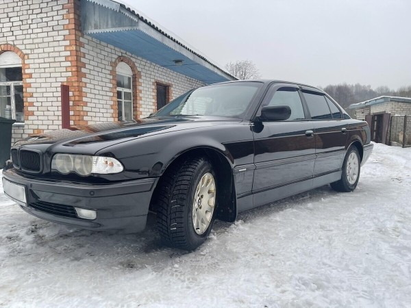 «Едва успел поставить на учёт, как BMW сгорел». Белорус убеждён, что ему продали неисправное авто, и требует у продавца деньги «Едва успел поставить на учёт, как BMW сгорел». Белорус убеждён, что ему продали неисправное авто, и требует у продавца деньги