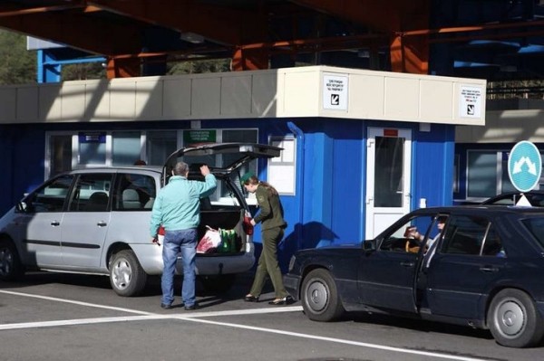 Очереди на границе: более 460 легковушек ожидают выезда из Беларуси в ЕС