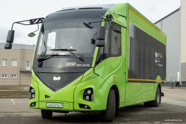 Первый белорусский электрогрузовик испытывают в работе. Как он выглядит