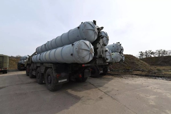 Зенитный ракетный полк в Лунинце заступил на службу