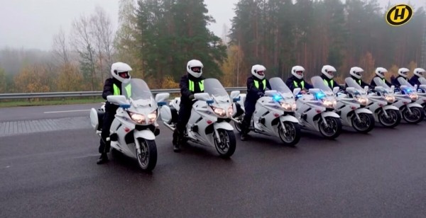 Мощнее и быстрее, чем другие авто МВД. «Стрела» показала технику из своего автопарка Мощнее и быстрее, чем другие авто МВД. «Стрела» показала технику из своего автопарка