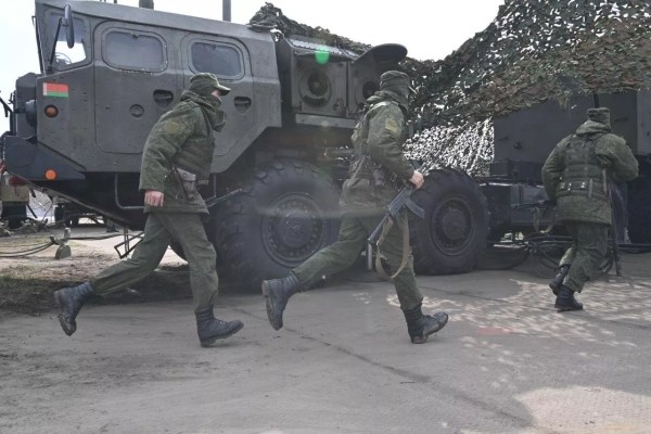 Зенитный ракетный полк в Лунинце заступил на службу