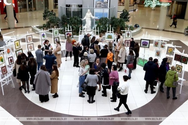 «Радую себя и окружающих». Мастерица из Бреста представила работы на выставке «Ее рук дело» «Радую себя и окружающих». Мастерица из Бреста представила работы на выставке «Ее рук дело»