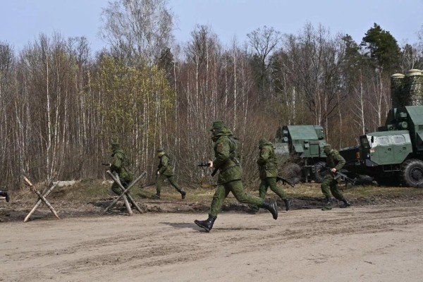 Зенитный ракетный полк в Лунинце заступил на службу