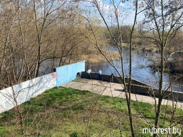 В Бресте продолжат реконструкцию набережной в районе речного порта В Бресте продолжат реконструкцию набережной в районе речного порта