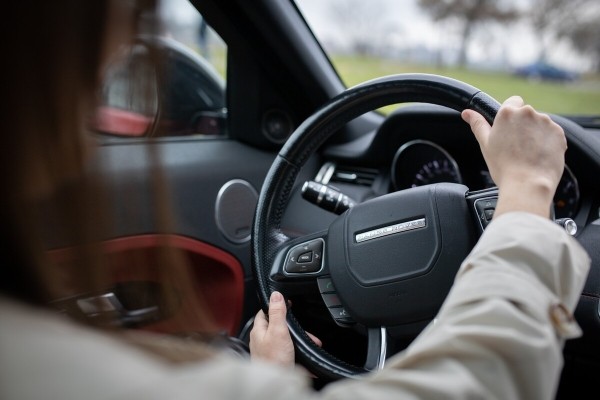 «Купила за $7 800, продала — за $12 500». Белоруска о том, как пересесть на престижный Range Rover