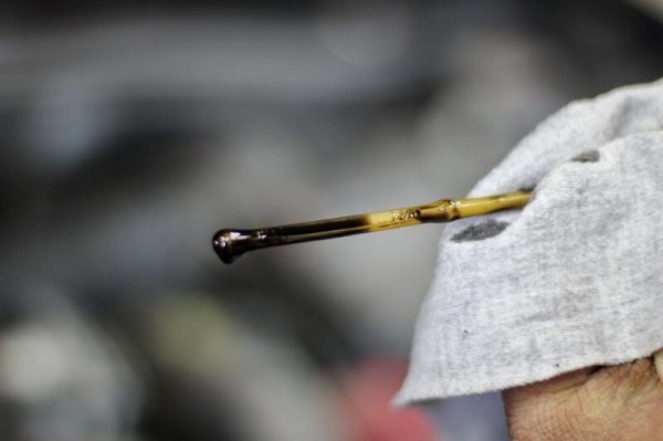 «Отдал полпенсии за первое ТО!». Пенсионер возмущен стоимостью обслуживания у дилера Renault «Отдал полпенсии за первое ТО!». Пенсионер возмущен стоимостью обслуживания у дилера Renault