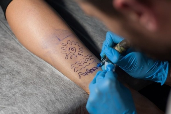 Белоруска набила тату с лого аквапарка, чтобы отдыхать там бесплатно. Но что-то пошло не так Белоруска набила тату с лого аквапарка, чтобы отдыхать там бесплатно. Но что-то пошло не так