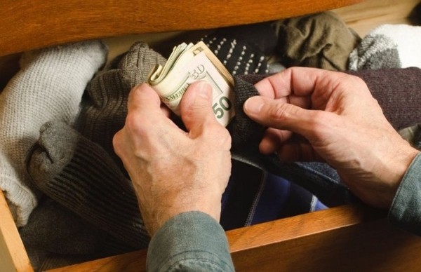 Что делать с долларами: советы эксперта, если у вас от $1000 до ста тысяч Что делать с долларами: советы эксперта, если у вас от $1000 до ста тысяч