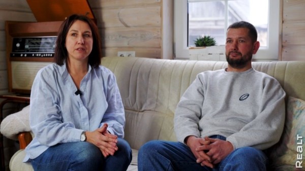 Две веранды и пять печей. Семья отремонтировала родительский дом в Брестской области и превратила его в уютную усадьбу Две веранды и пять печей. Семья отремонтировала родительский дом в Брестской области и превратила его в уютную усадьбу