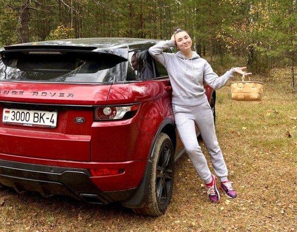 «Купила за $7 800, продала — за $12 500». Белоруска о том, как пересесть на престижный Range Rover