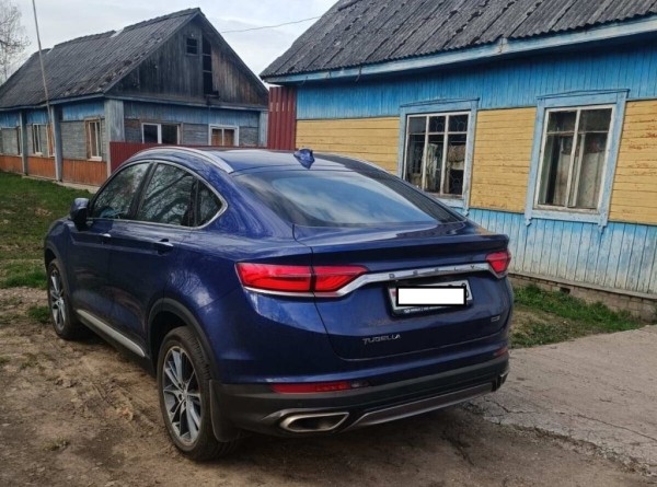 Белорус купил новую Geely Tugella и не может на ней ездить