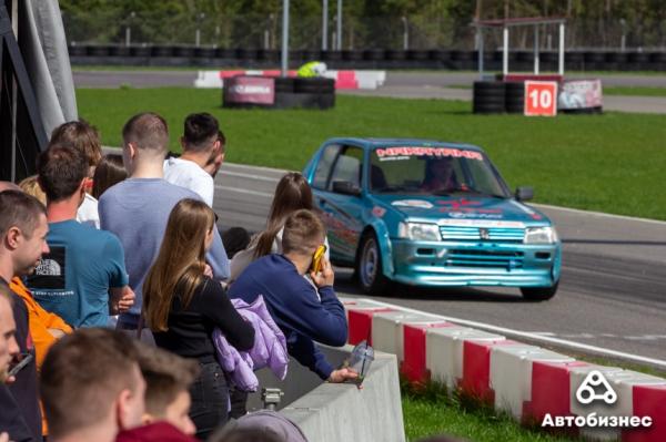 Белорусы «случайно» собрали самый быстрый Largus в мире Белорусы «случайно» собрали самый быстрый Largus в мире