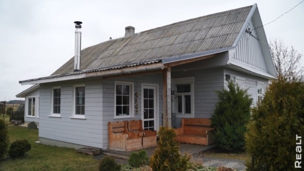 Две веранды и пять печей. Семья отремонтировала родительский дом в Брестской области и превратила его в уютную усадьбу Две веранды и пять печей. Семья отремонтировала родительский дом в Брестской области и превратила его в уютную усадьбу