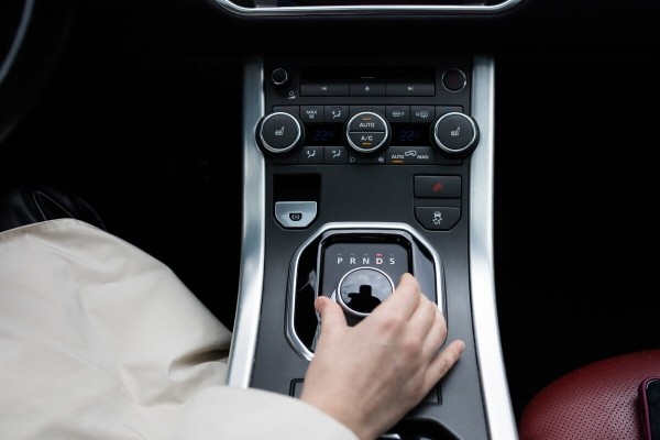 «Купила за $7 800, продала — за $12 500». Белоруска о том, как пересесть на престижный Range Rover