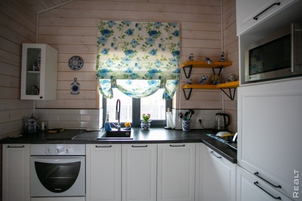 570 долларов за квадрат. Как выглядит и как устроен дом, построенный всего за 4 месяца 570 долларов за квадрат. Как выглядит и как устроен дом, построенный всего за 4 месяца