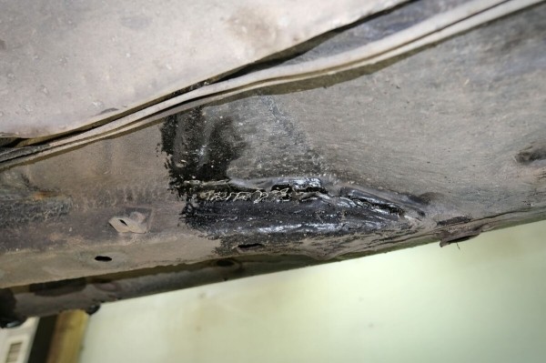 Mercedes-Benz W123 в руках студента: не хватает пятой передачи, зато есть рабочая гидроподвеска Mercedes-Benz W123 в руках студента: не хватает пятой передачи, зато есть рабочая гидроподвеска