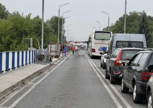 Как сегодня белорусы проходят границу на легковых авто Как сегодня белорусы проходят границу на легковых авто