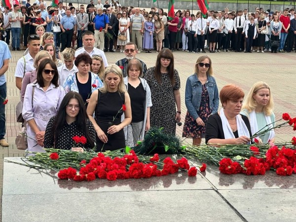 В Брестской крепости перезахоронили останки защитников легендарной цитадели над Бугом В Брестской крепости перезахоронили останки защитников легендарной цитадели над Бугом