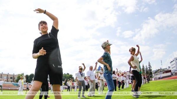 «Народная зарядка» прошла на стадионе «Брестский» «Народная зарядка» прошла на стадионе «Брестский»