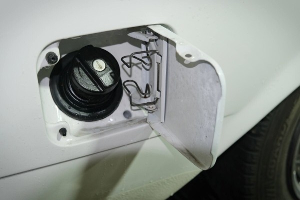 Mercedes-Benz W123 в руках студента: не хватает пятой передачи, зато есть рабочая гидроподвеска Mercedes-Benz W123 в руках студента: не хватает пятой передачи, зато есть рабочая гидроподвеска