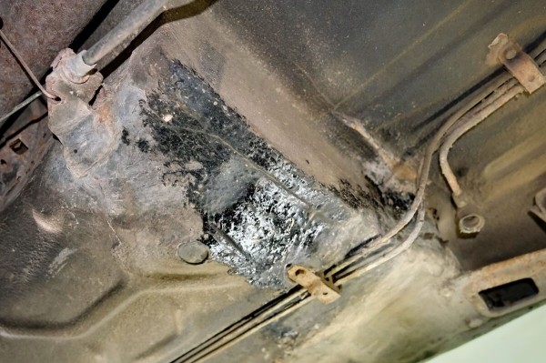 Mercedes-Benz W123 в руках студента: не хватает пятой передачи, зато есть рабочая гидроподвеска Mercedes-Benz W123 в руках студента: не хватает пятой передачи, зато есть рабочая гидроподвеска