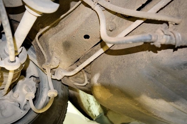 Mercedes-Benz W123 в руках студента: не хватает пятой передачи, зато есть рабочая гидроподвеска Mercedes-Benz W123 в руках студента: не хватает пятой передачи, зато есть рабочая гидроподвеска