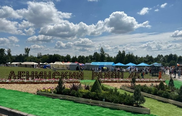 В Бресте проходит праздник к 45-летию Ленинского района - «Район, который сердцу дорог»