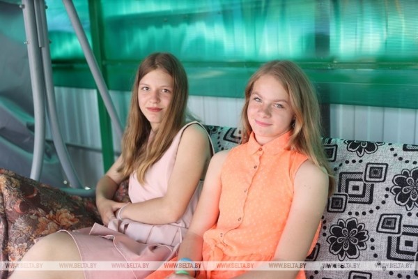 В этой белорусской семье воспитали 25 мальчиков и девочек В этой белорусской семье воспитали 25 мальчиков и девочек