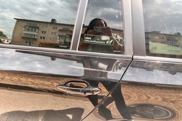 Белоруска: «На мой BMW упал строительный забор. Но страховка, похоже, не светит» Белоруска: «На мой BMW упал строительный забор. Но страховка, похоже, не светит»