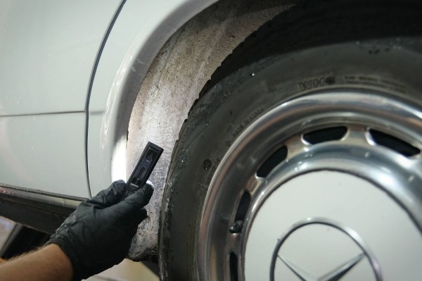 Mercedes-Benz W123 в руках студента: не хватает пятой передачи, зато есть рабочая гидроподвеска Mercedes-Benz W123 в руках студента: не хватает пятой передачи, зато есть рабочая гидроподвеска