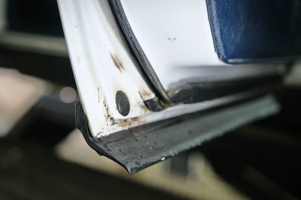 Mercedes-Benz W123 в руках студента: не хватает пятой передачи, зато есть рабочая гидроподвеска Mercedes-Benz W123 в руках студента: не хватает пятой передачи, зато есть рабочая гидроподвеска