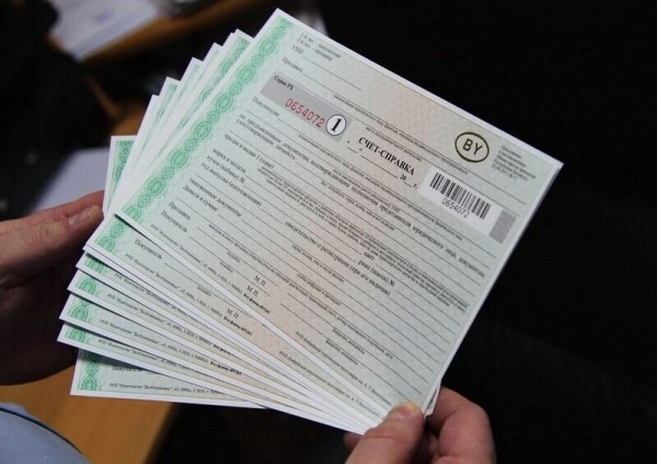 «Она стоила $16 900, но 300 долларов нам сбросили». Белорусы купили внедорожник в автохаусе — остались без денег и машины «Она стоила $16 900, но 300 долларов нам сбросили». Белорусы купили внедорожник в автохаусе — остались без денег и машины