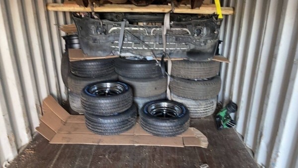 Тачка из США. Белорус купил сразу два битых Ford Taurus, чтоб сделать один. Узнали, сколько заплатил Тачка из США. Белорус купил сразу два битых Ford Taurus, чтоб сделать один. Узнали, сколько заплатил