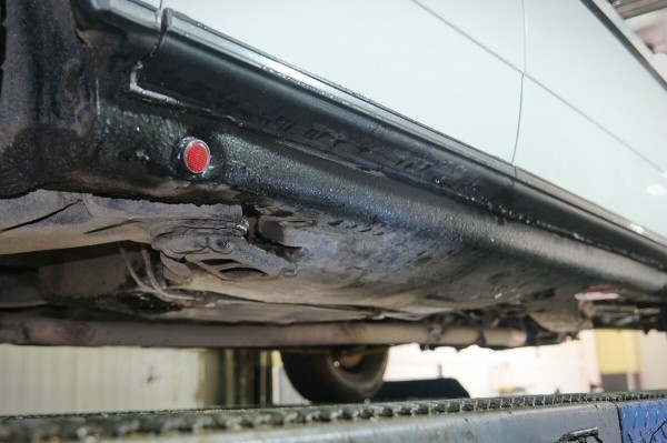 Mercedes-Benz W123 в руках студента: не хватает пятой передачи, зато есть рабочая гидроподвеска Mercedes-Benz W123 в руках студента: не хватает пятой передачи, зато есть рабочая гидроподвеска