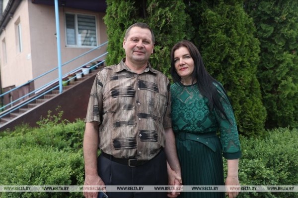 В этой белорусской семье воспитали 25 мальчиков и девочек В этой белорусской семье воспитали 25 мальчиков и девочек