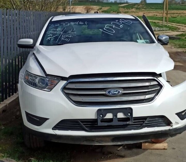 Тачка из США. Белорус купил сразу два битых Ford Taurus, чтоб сделать один. Узнали, сколько заплатил Тачка из США. Белорус купил сразу два битых Ford Taurus, чтоб сделать один. Узнали, сколько заплатил
