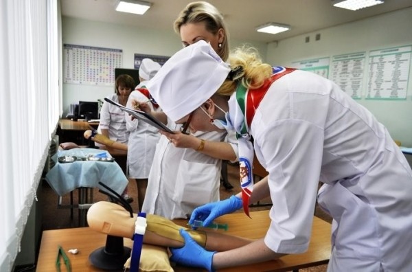 Брестский медколледж планирует увеличить набор абитуриентов на сестринское дело Брестский медколледж планирует увеличить набор абитуриентов на сестринское дело