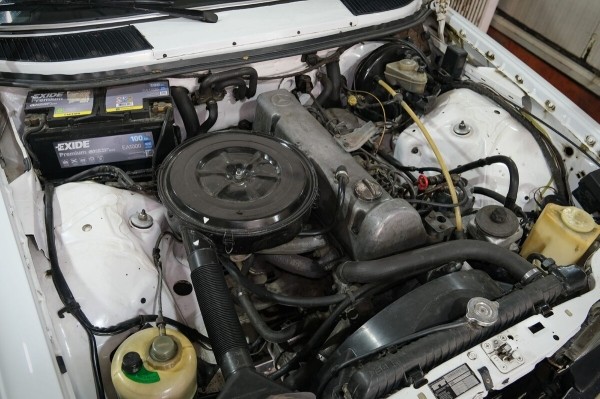 Mercedes-Benz W123 в руках студента: не хватает пятой передачи, зато есть рабочая гидроподвеска Mercedes-Benz W123 в руках студента: не хватает пятой передачи, зато есть рабочая гидроподвеска