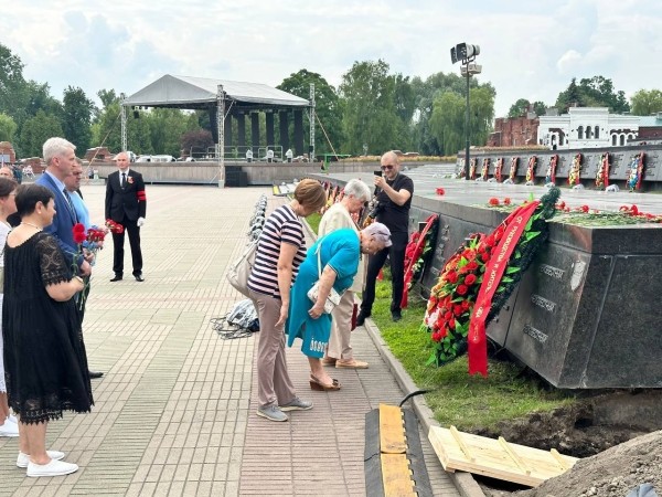 В Брестской крепости перезахоронили останки защитников легендарной цитадели над Бугом В Брестской крепости перезахоронили останки защитников легендарной цитадели над Бугом