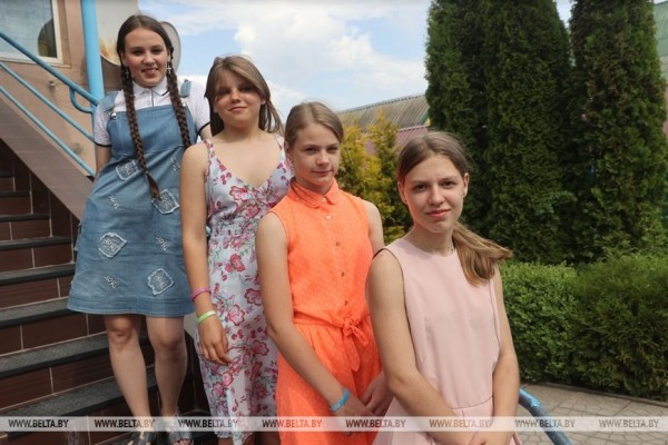 В этой белорусской семье воспитали 25 мальчиков и девочек В этой белорусской семье воспитали 25 мальчиков и девочек