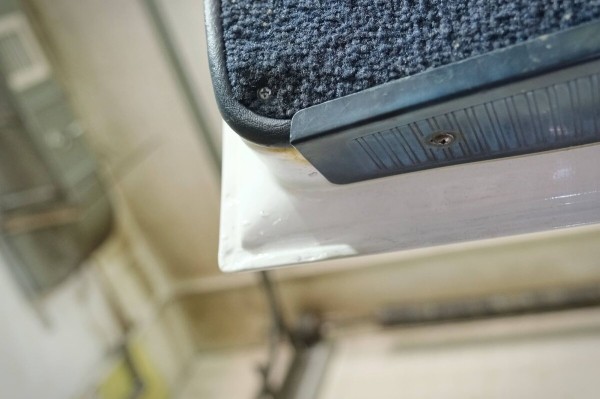 Mercedes-Benz W123 в руках студента: не хватает пятой передачи, зато есть рабочая гидроподвеска Mercedes-Benz W123 в руках студента: не хватает пятой передачи, зато есть рабочая гидроподвеска