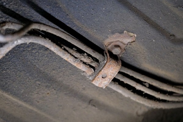 Mercedes-Benz W123 в руках студента: не хватает пятой передачи, зато есть рабочая гидроподвеска Mercedes-Benz W123 в руках студента: не хватает пятой передачи, зато есть рабочая гидроподвеска