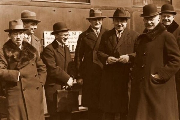 Из Беларуси запускают поезд, который идет 35 часов Из Беларуси запускают поезд, который идет 35 часов