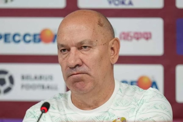 Сборная Беларуси по футболу осталась без главного тренера Сборная Беларуси по футболу осталась без главного тренера