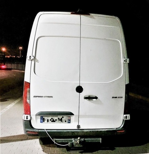 Два подозрительных «Мерседеса» пытались ввезти в Беларусь из Литвы Два подозрительных «Мерседеса» пытались ввезти в Беларусь из Литвы