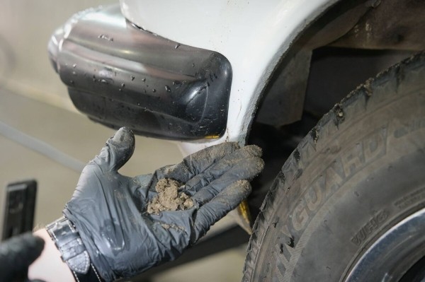 Mercedes-Benz W123 в руках студента: не хватает пятой передачи, зато есть рабочая гидроподвеска Mercedes-Benz W123 в руках студента: не хватает пятой передачи, зато есть рабочая гидроподвеска