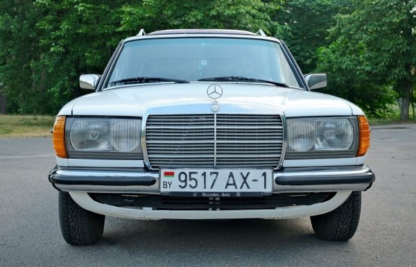 Mercedes-Benz W123 в руках студента: не хватает пятой передачи, зато есть рабочая гидроподвеска Mercedes-Benz W123 в руках студента: не хватает пятой передачи, зато есть рабочая гидроподвеска