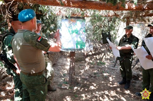 С использованием лазерного оружия. На полигоне под Брестом очередные занятия С использованием лазерного оружия. На полигоне под Брестом очередные занятия