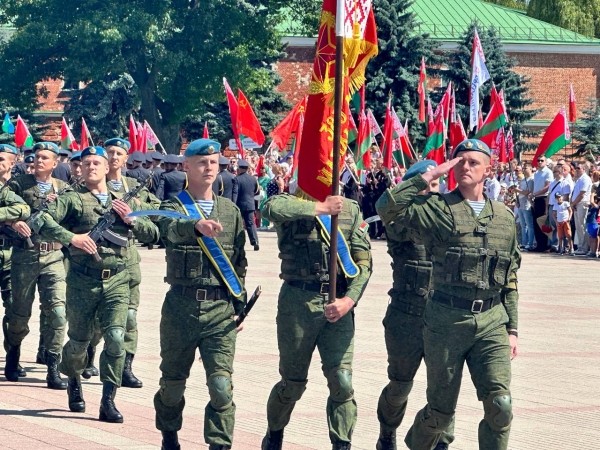 Брест отмечает День Независимости Брест отмечает День Независимости